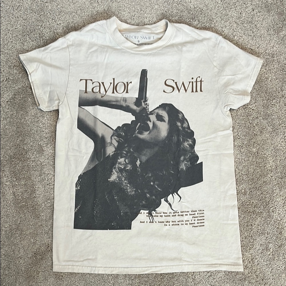 Taylor Swift Fearless TV T-Shirt